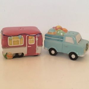 EASTER!Tag Easter Farm Truck&Camper Salt&Pepper Shaker/Spring Holiday/Ea…